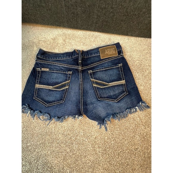 Ariat Perfect Rise Boyfriend Jean Shorts Women 32/34 cutoff denim Dark Wash - Picture 3 of 4